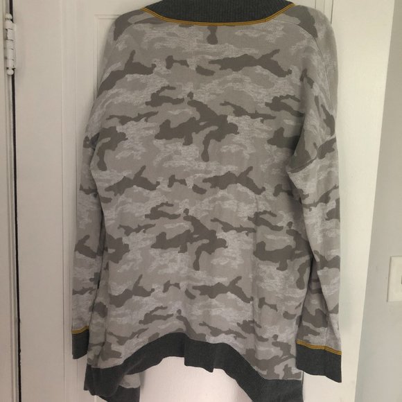 Express Camo Open Cardigan, Size Medium - Picture 3 of 3